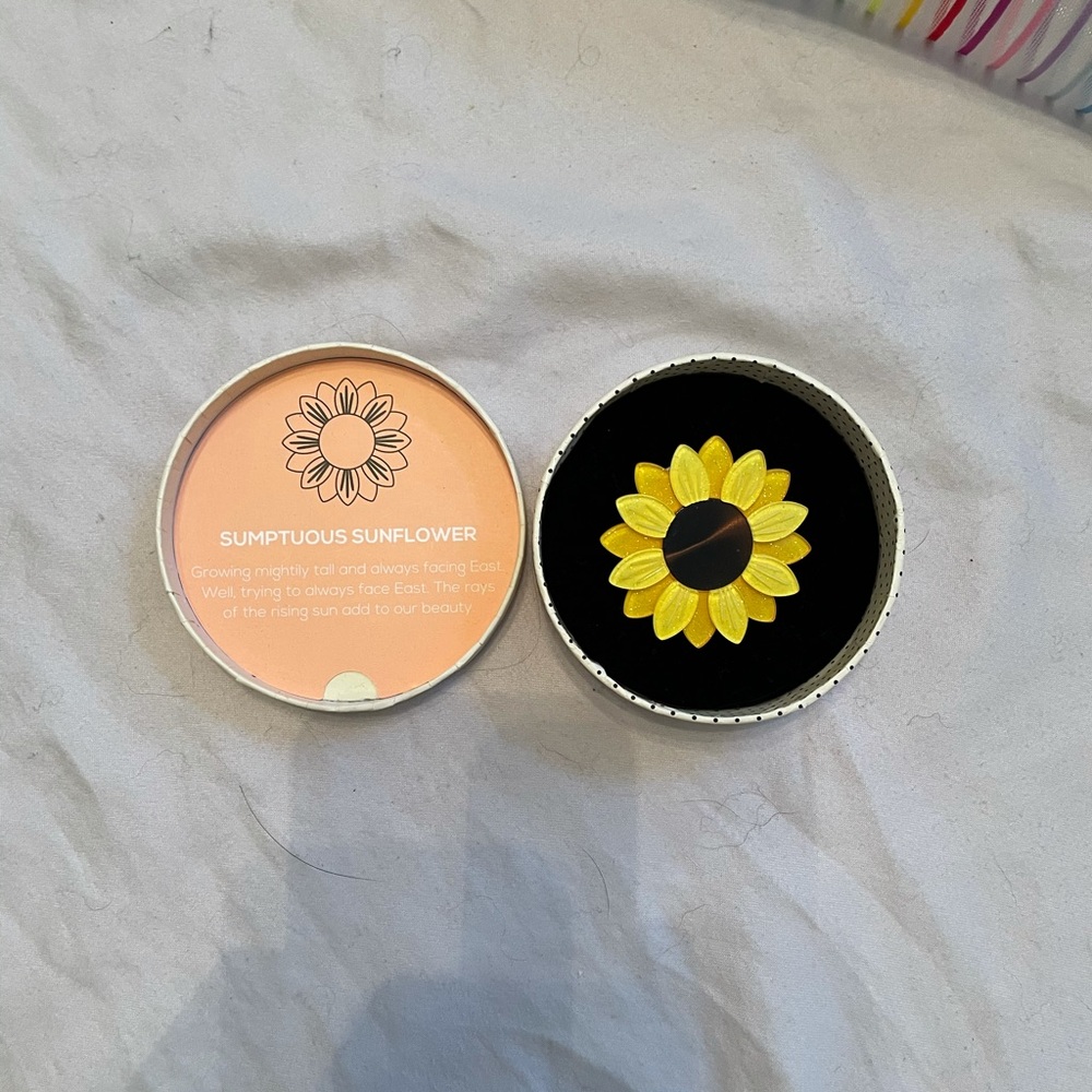 Erstwilder Sumptuous Sunflower brooch